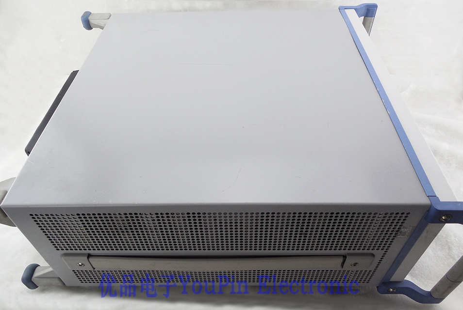 R&S CMU300 Universal Radio Communication Tester
